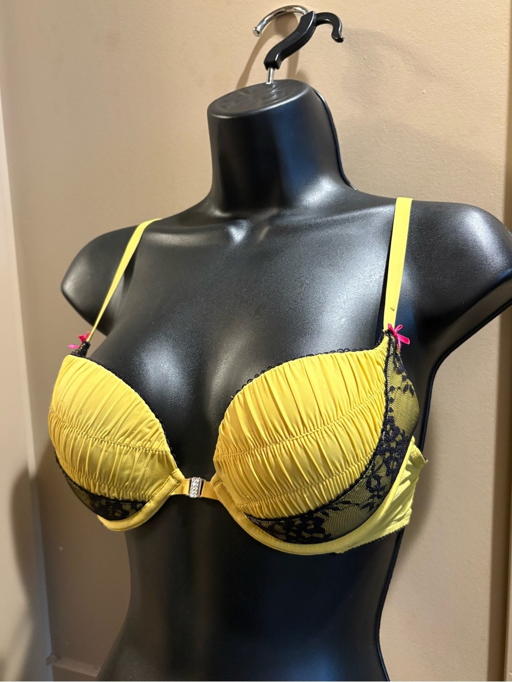 La Senza Yellow & Black Lace Front Closure Bra